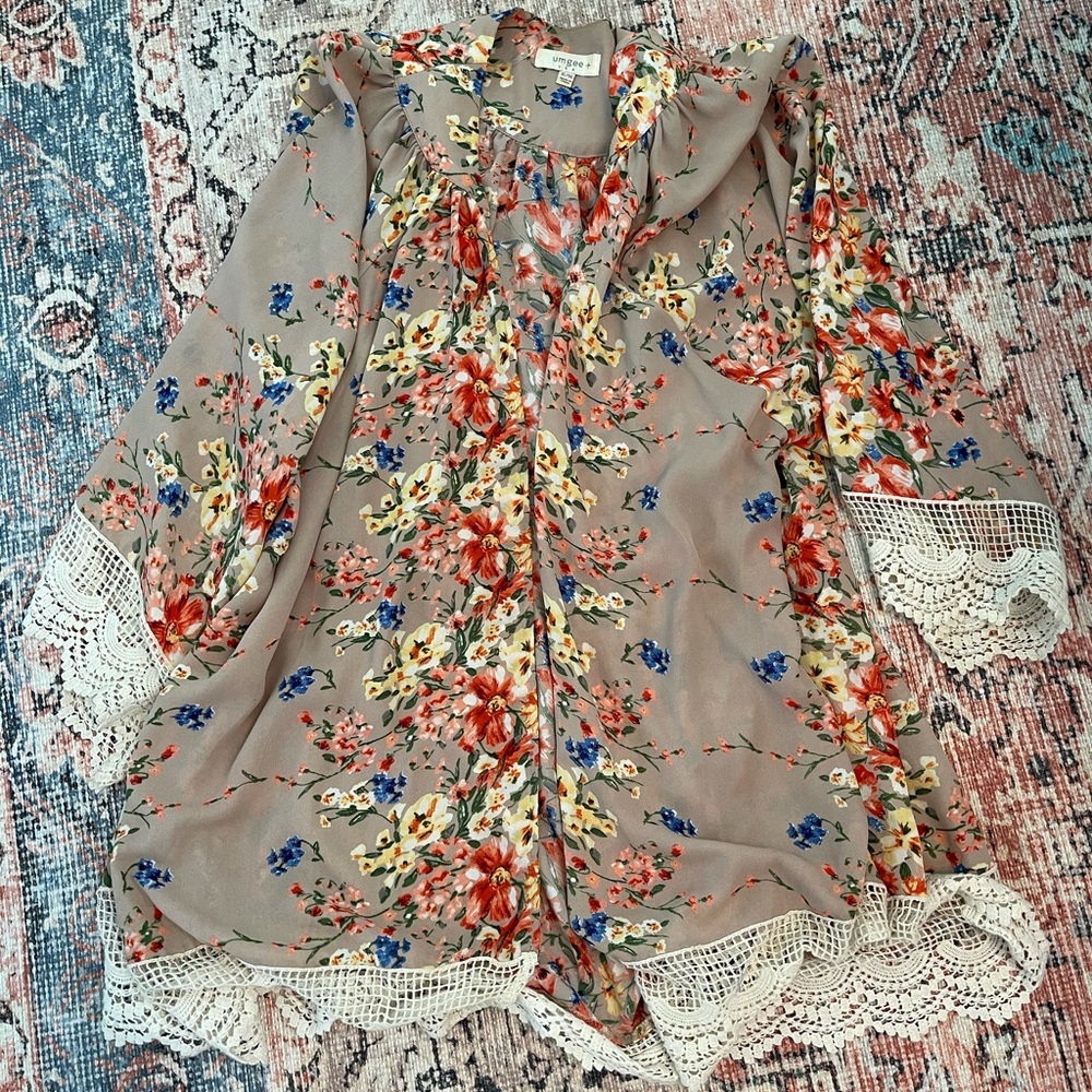 Tan and floral kimono